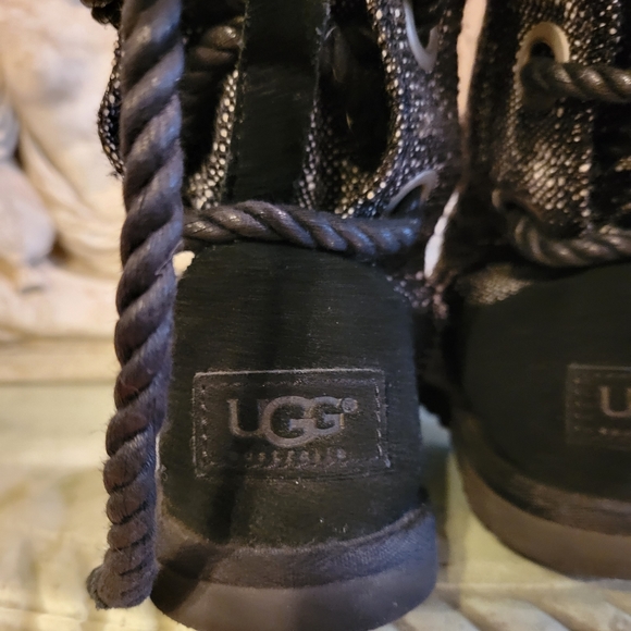 Ugg Canvas Woven Lace Up Boots 2822 - Picture 9 of 14